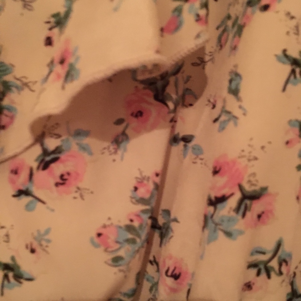 Maurices- Floral Print Dress Size 3 Ruffle Front. - Picture 3 of 6